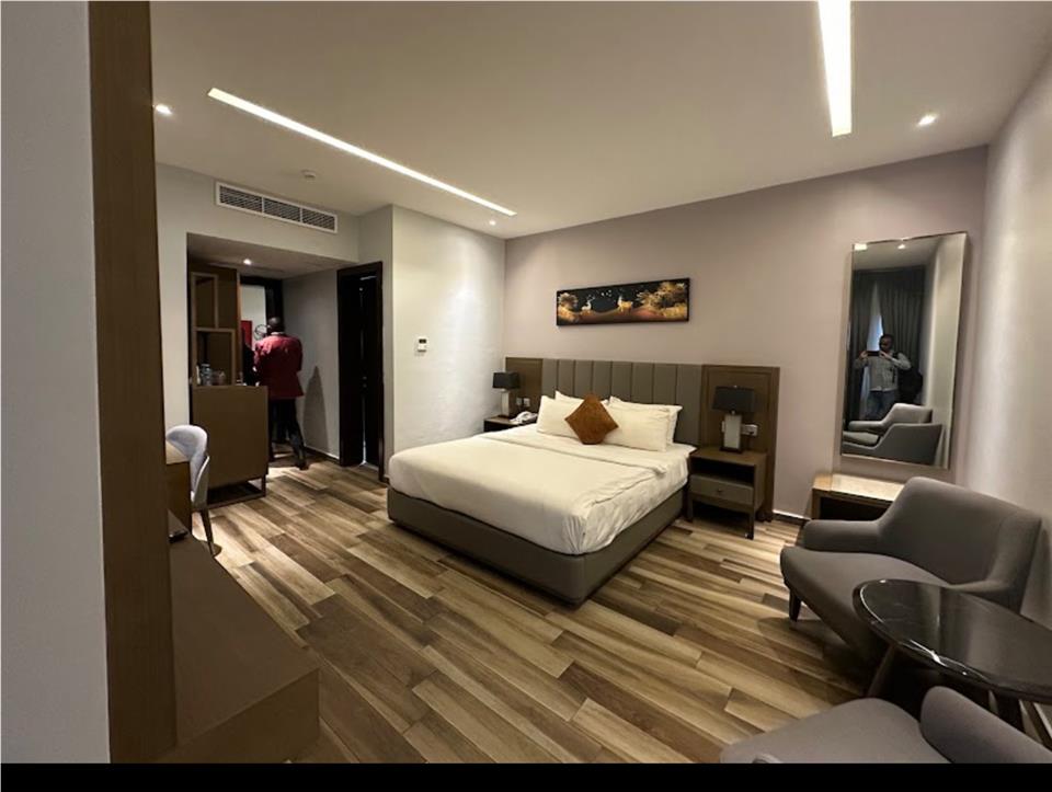 LIMEBRIDGE SIGNATURE HOTEL
