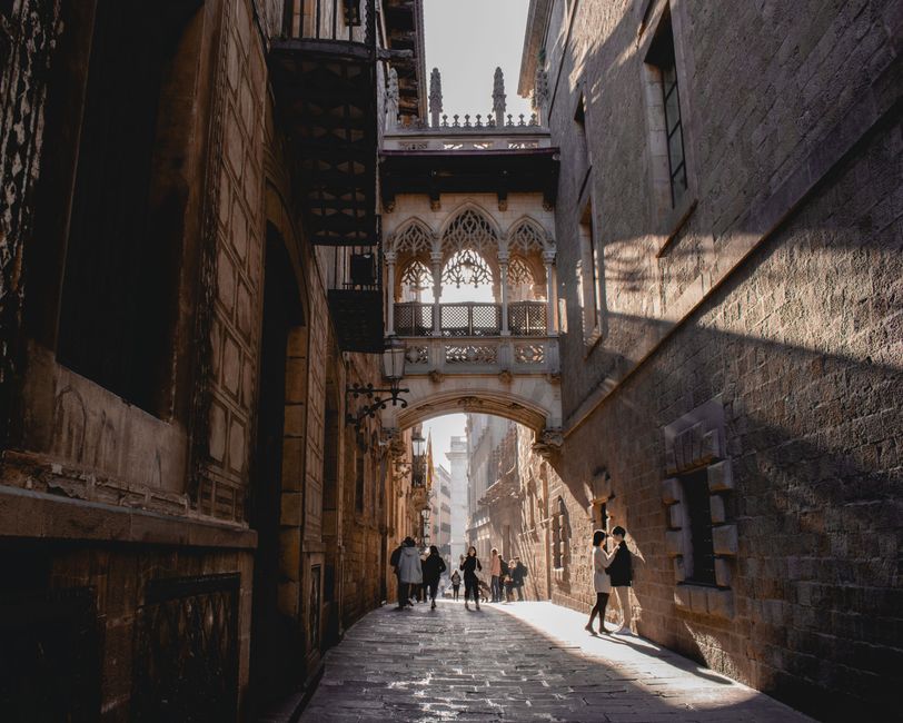 Self-guided discovery walk in Valencia and the Old Quarter